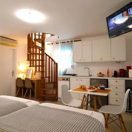 Lemon Tree Maisonette - Paros